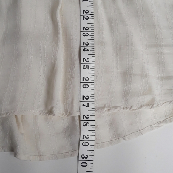 TORRID Ivory Flare Bell Sleeve Pleated Embroidered Top 1 (1X) - Picture 8 of 8